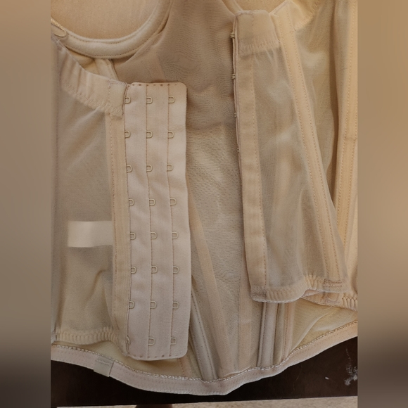 Bustier - Picture 2 of 4